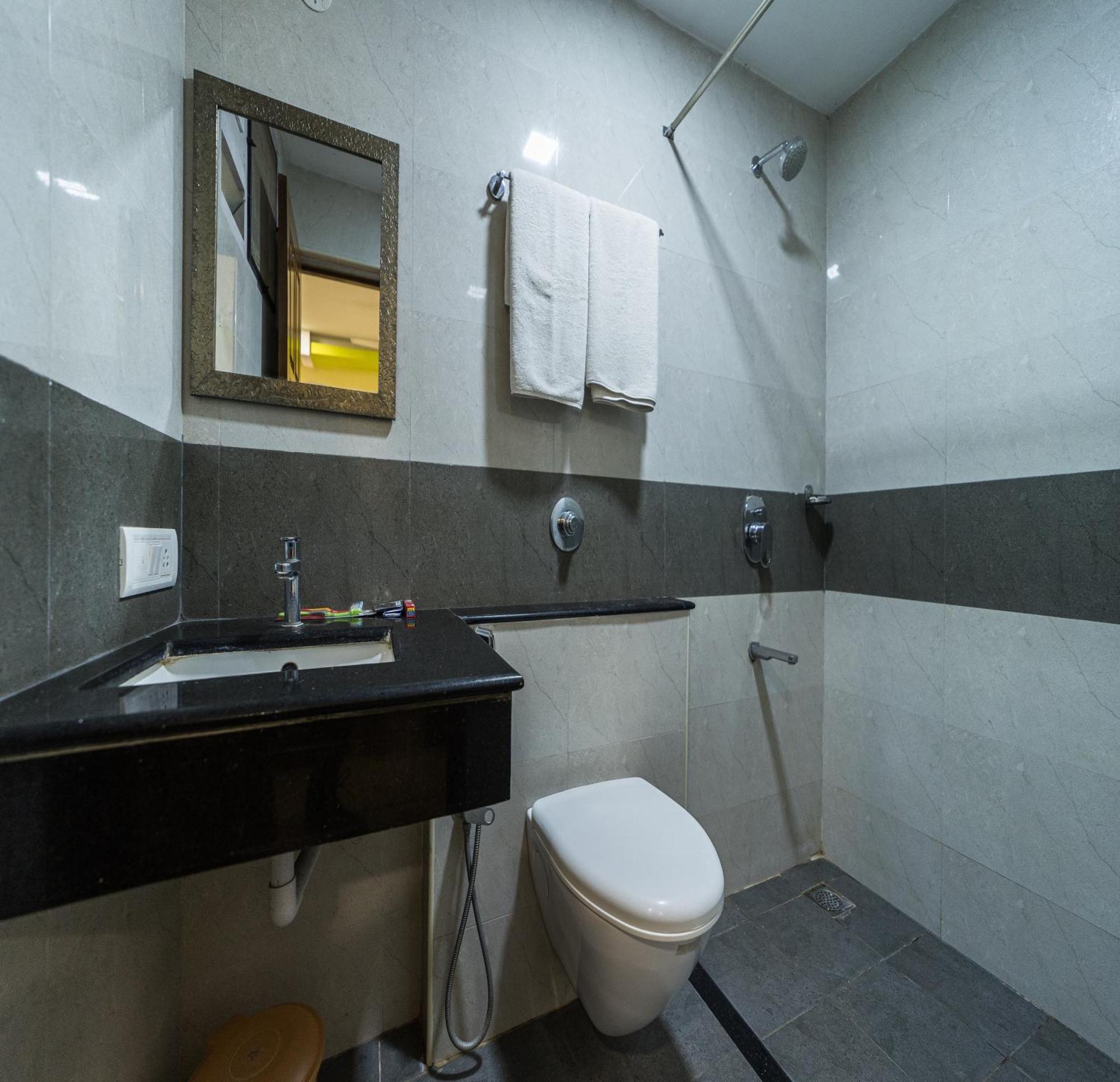 Sau Residency Hotel Kanchipuram Exterior foto